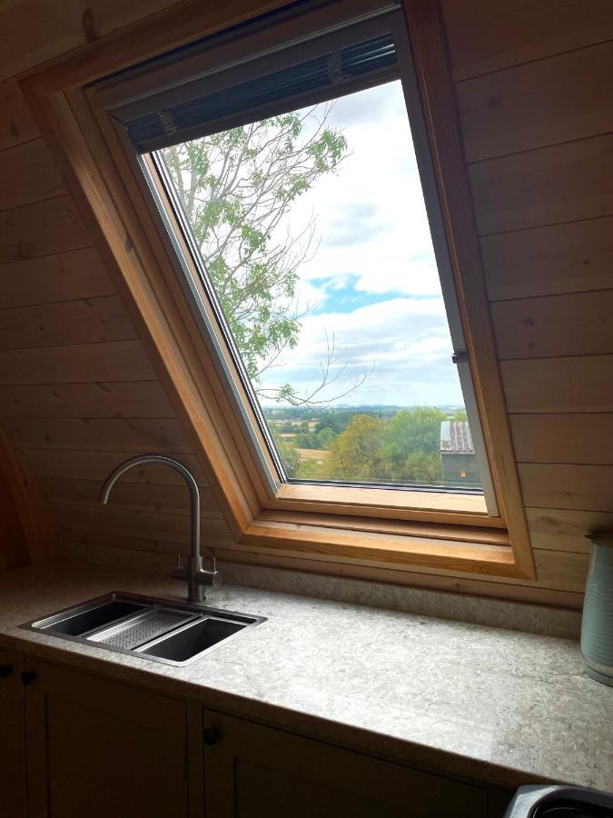 Hotel Rabbit Glamping Pod School House Farm Leighton  Zewnętrze zdjęcie