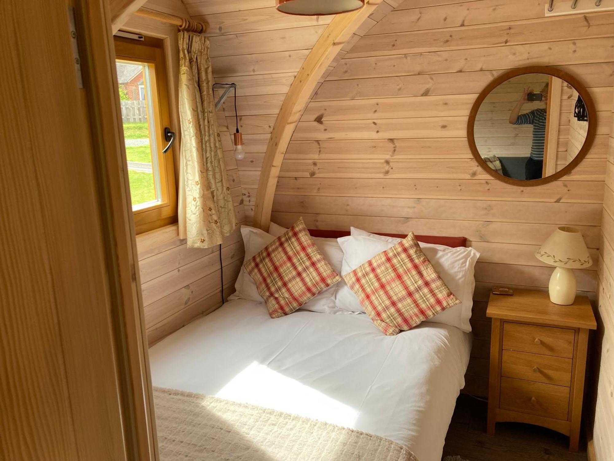 Hotel Rabbit Glamping Pod School House Farm Leighton  Zewnętrze zdjęcie